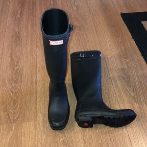 Matte black hunter rain boots